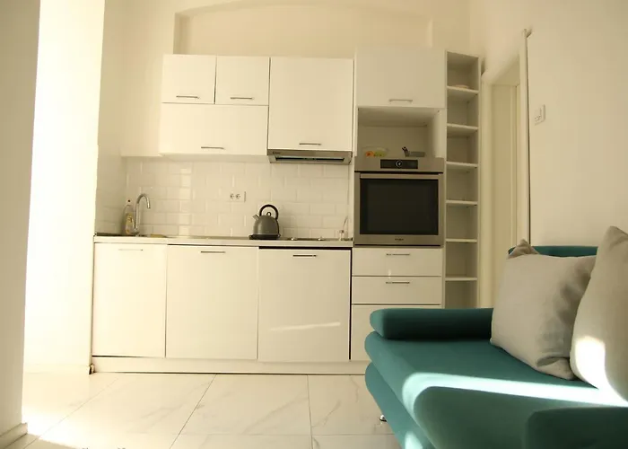 アパート Natalie's Royal M