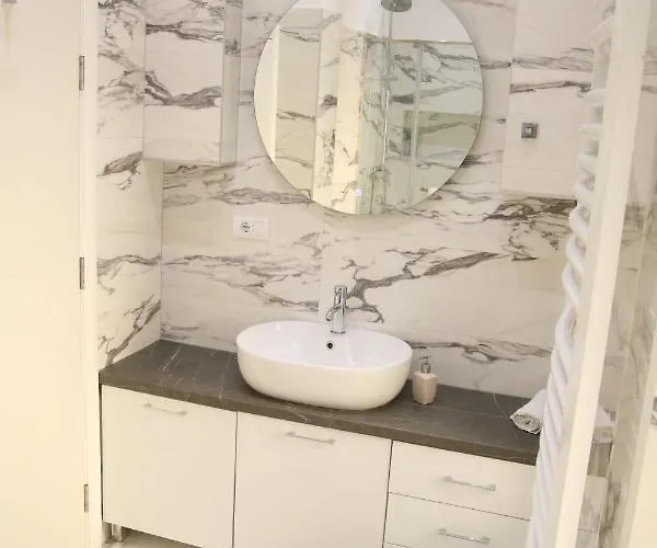 アパート Natalie's Royal M